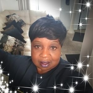 Meet your Posher, Gloria